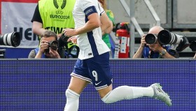 完美体育官方网站-意甲和西甲球队交战历史及比赛精彩瞬间